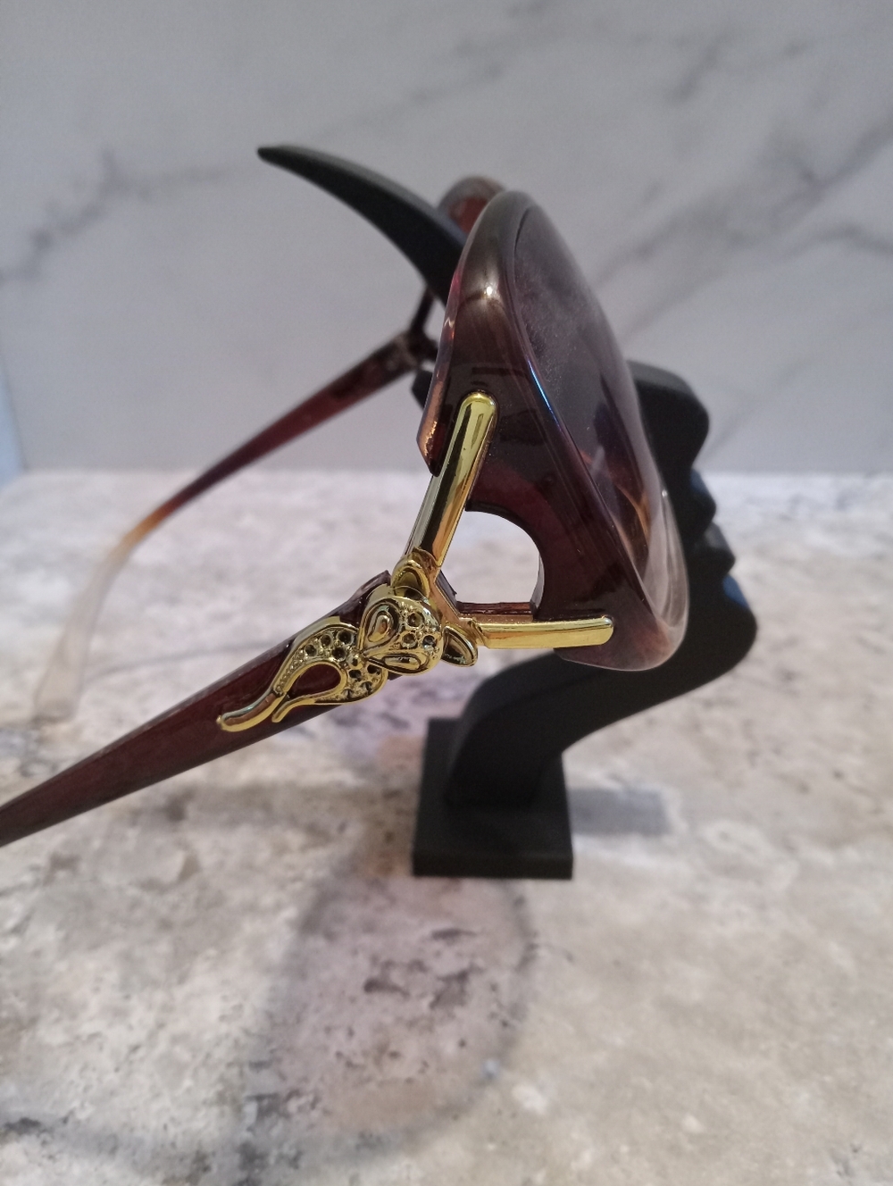 Women’s Gradient Brown Oversized Sunglasses - Picture 2 of 2